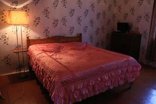 Гостевой дом Guest House in Zhabeshi Lali Zhabeshi Двухместный номер с двуспальной кроватью и дополнительной кроватью-1